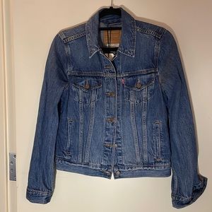 Classic NWT Levi's denim jacket S